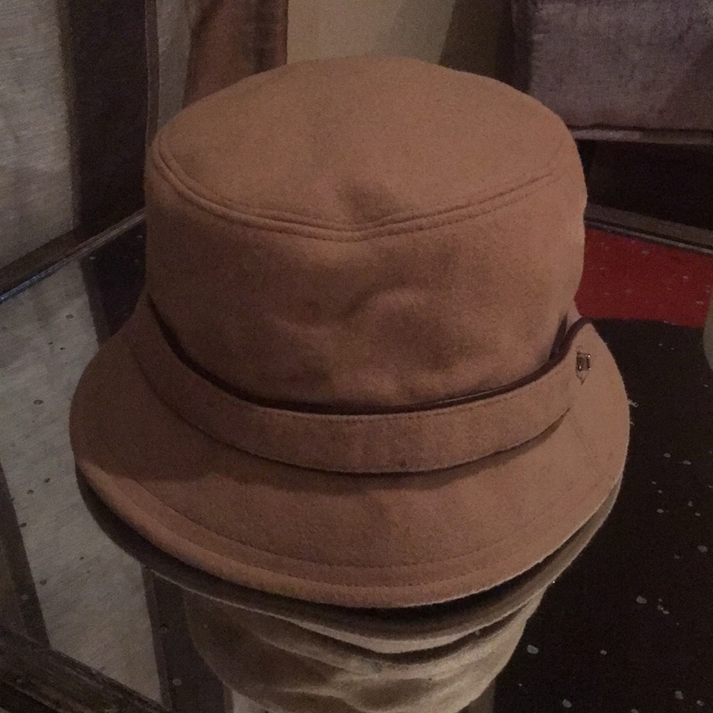 ADDITIONAL PICTURES - Coach bucket hat
